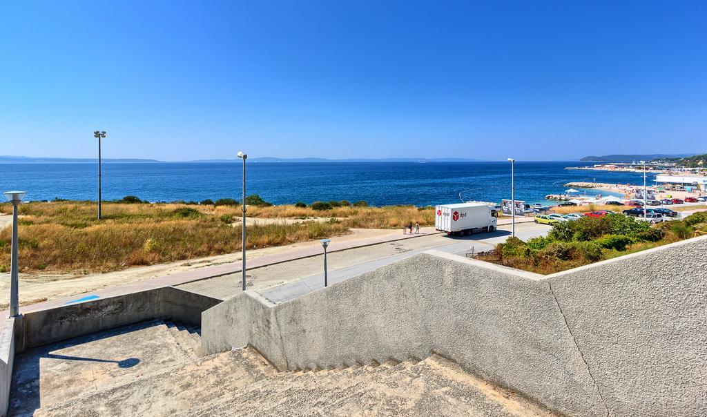 Seaside Split